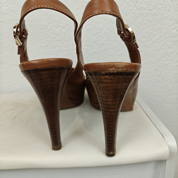 Sergio Rossi Brown Leather Closed Toe Pumps Preppy Size 39EU 9.5US - Picture 5 of 14